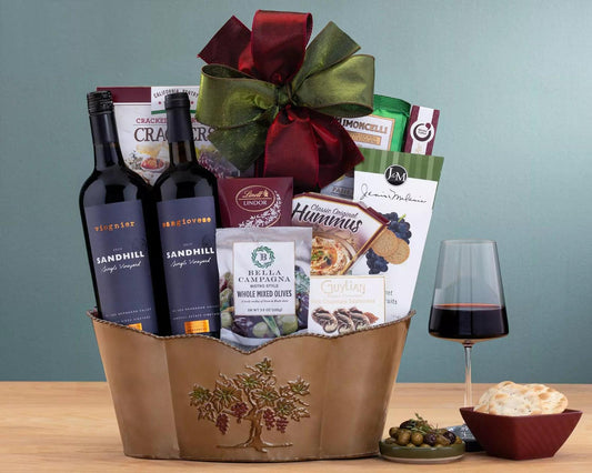 White or Red? No need to choose when you can gift them both. The Canadian Sandhill Winery Duet Gift Basket is an ideal introduction to these Okanagan Valley wines and an excellent way to spread a little Canadian joy to friends, family and clients.